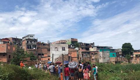 Prefeitura faz levantamento em área onde ocorreu incêndio em Manaus