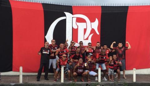 Bar com dono vascaíno prepara festa para torcida do Flamengo em Manaus