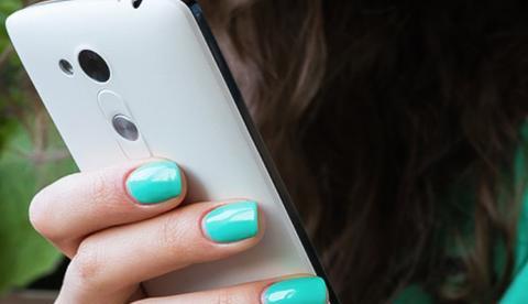 Operadora é condenada a pagar danos morais por ligar muito para cliente