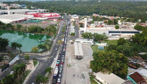 Expectativa para chegada de Bolsonaro deixa trânsito caótico em Manaus