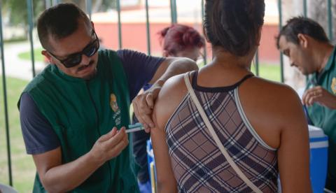 Dia 'D' de vacinação contra o sarampo tem mobilização no centro histórico de Manaus 