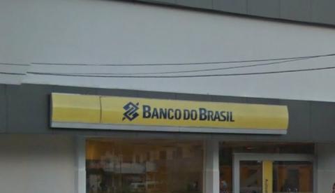 Agência do Banco do Brasil é flagrada desrespeitando Lei das Filas em Manaus 