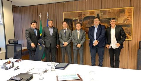 Situação da Zona Franca de Manaus na reforma tributária é motivo de reunião