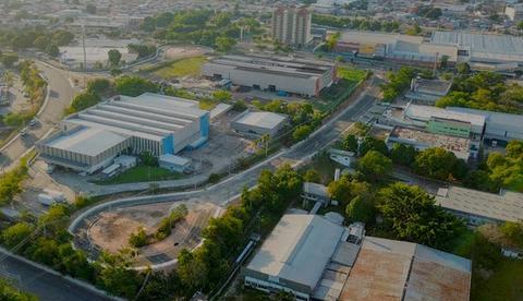 Indústria cresce 2,4% no trimestre encerrado em outubro , diz IBGE