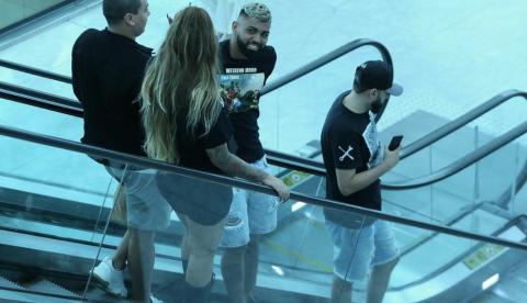 Após boatos de traição, Gabigol e Rafaella Santos passeiam em shopping