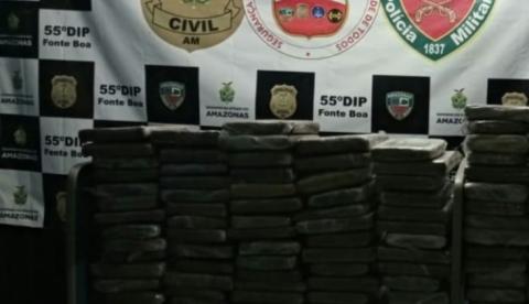 Na calada da noite, dupla é flagrada desembarcando drogas na mata no Amazonas