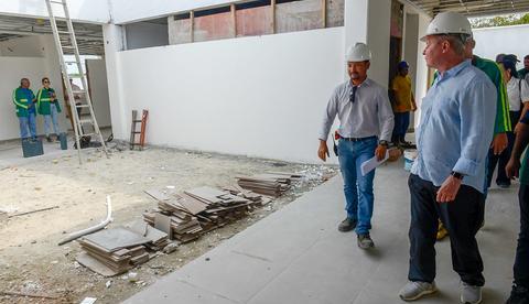 Prefeito de Manaus diz que educação municipal sobe para 8º lugar no Ideb