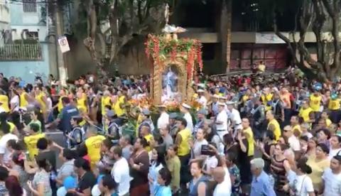 Procissão de Nossa Senhora da Conceição reúne fiéis no Centro de Manaus