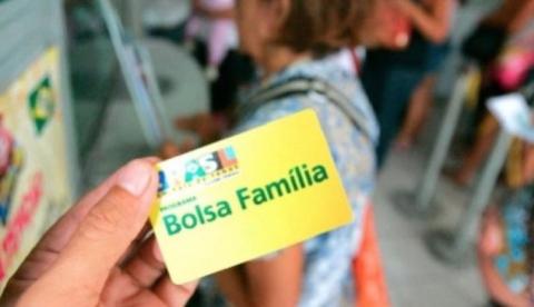 Pagamento do abono natalino do Bolsa Família inicia nesta terça-feira