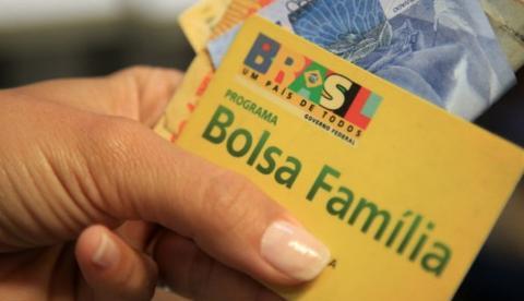Caixa começa a pagar hoje décimo terceiro do Bolsa Família