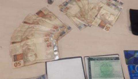 Integrante de facção criminosa é preso com drogas escondidas em árvore no Amazonas