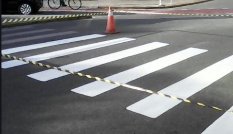 Mototaxista é espancado ao atropelar criança em faixa de pedestre em Manaus