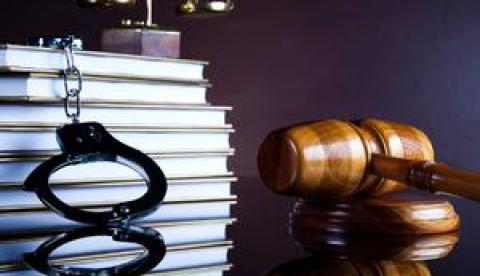 Palanque eleitoral contaminado por tentativa de manipular órgãos de controle