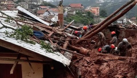 Bebê e dois irmãos de 5 e 13 anos morrem em deslizamento de terra em Campos do Jordão