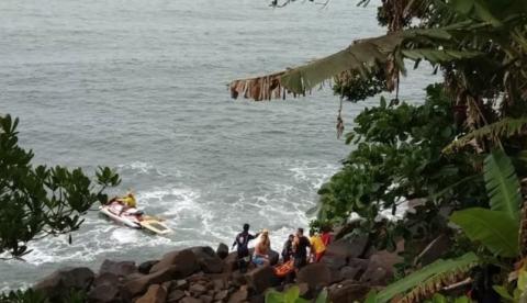 Grávida morre e marido fica ferido após caírem de altura de 10 metros durante foto