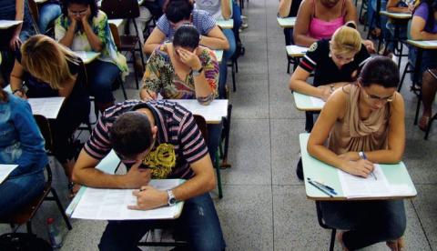 Prefeitura abre edital de concurso com 137 vagas e salários de até 10 mil no Amazonas