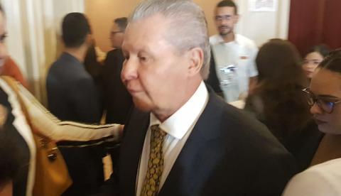 Em posse do novo presidente do TCE, Arthur diz que Mario de Mello é muito equilibrado