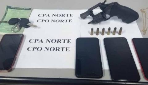 Com celulares, arma e carro roubado, trio é preso em Manaus