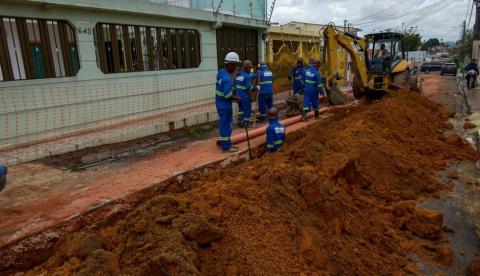 Nova rede de esgoto vai beneficiar 4 mil pessoas em Manaus 
