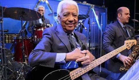 Bira, músico do programa do Jô Soares, sofre AVC e está internado