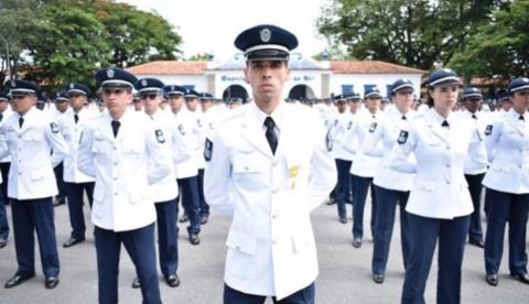 FAB divulga edital de concurso para sargento com 156 vagas e salário de R$ 5, 5 mil