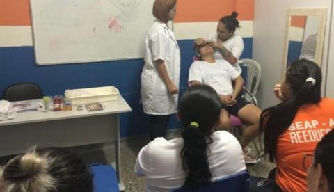Detentas ganham curso de depilação e design de sobrancelha no CDPF