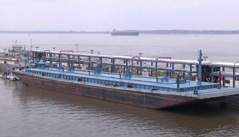 Transporte de combustíveis pelos rios e tratamento de esgoto em Manaus obtêm licença