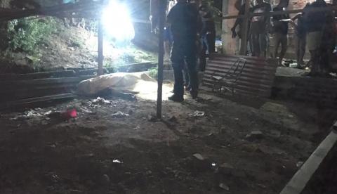 Em sábado sangrento, homem é encurralado e morto a tiros em invasão de Manaus