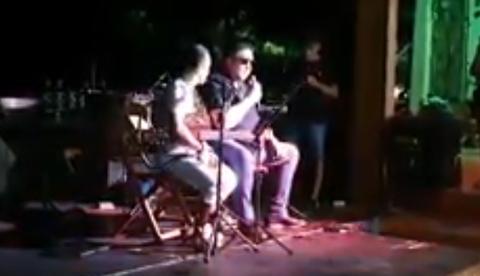 David Assayag se emociona ao cantar louvor em homenagem a Arlindo Jr.