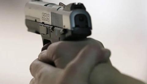 Motorista da Polícia Civil é baleado por PMs em área vermelha de Manaus