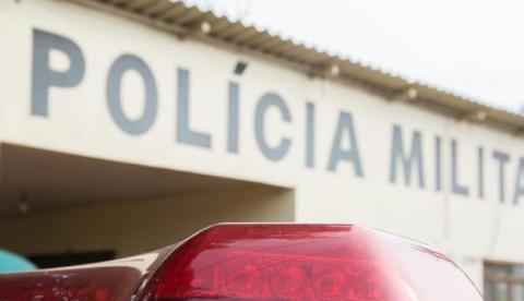 Suspeito de tráfico invade igreja durante culto para fugir da polícia