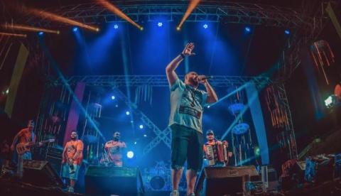 Com 12h de festa, Banda do DJ Evandro Jr. abre temporada de carnaval em Manaus