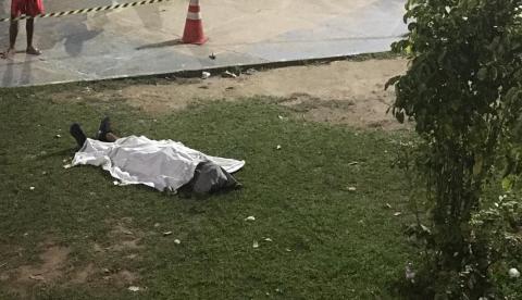 Com 10 tiros, jovem pode ter sido morto por engano em Manaus