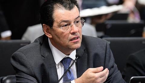 Redução de IPI para concentrados afronta política de desenvolvimento, diz Braga