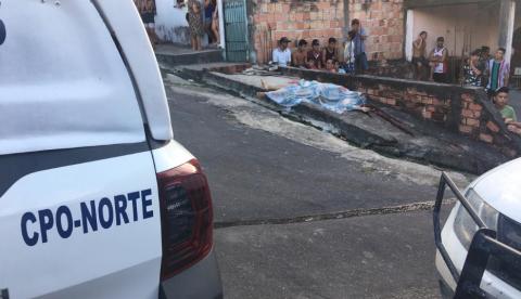 Homem é morto com tiro no olho por dupla em moto em Manaus