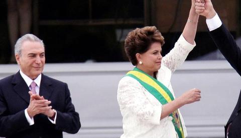 Dilma comemora indicação de documentário e diz que 'verdade não está enterrada'