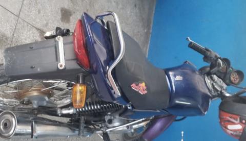 Casal é preso após GPS localizar moto roubada em Manaus