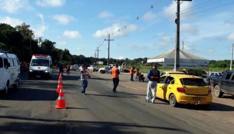 Táxis intermunicipais são flagrados com excesso de passageiros em Iranduba