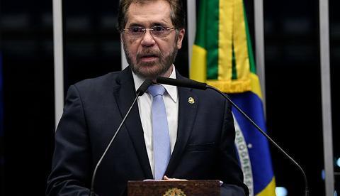 Plínio Valério propõe tirar apoio da bancada do Amazonas ao governo