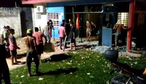 No Amazonas, três pessoas são baleadas ao invadirem delegacia para linchar estuprador