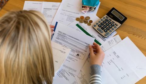 Número de endividados no Amazonas atinge 55,7%, diz Serasa