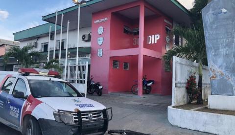 ’Soldados’ da FDN atacam policiais em comunidade de Manaus; delegado é baleado