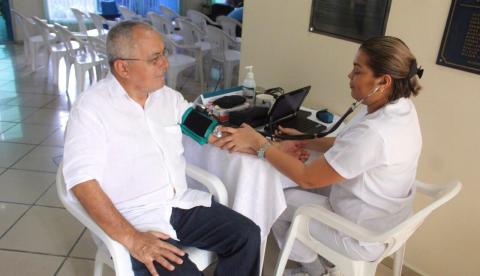 Dia do Aposentado tem serviços de saúde e cidadania gratuitos em Manaus