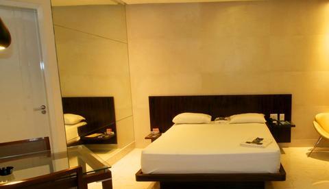 Homem é encontrado morto em quarto de motel de luxo em Manaus 