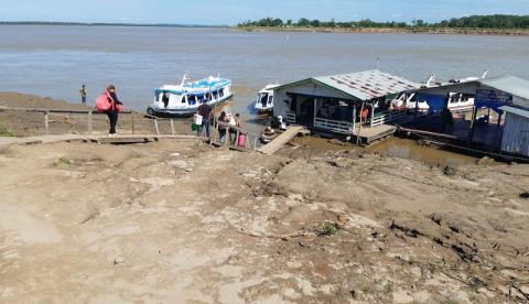 Porto sem conservação oferece perigo a usuário do interior do Amazonas