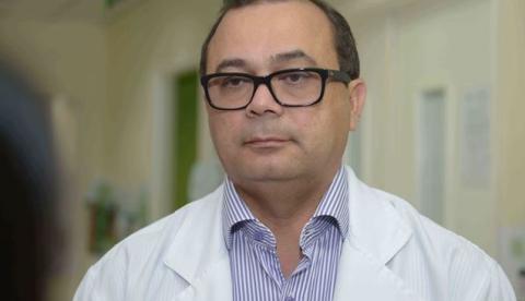 Juíza manda retirar tornozeleira de ex-secretário de saúde preso na Maus Caminhos