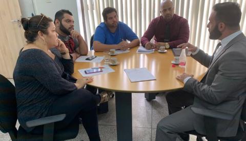 Motoristas denunciam banimento de Apps por cancelamento de corridas em Manaus