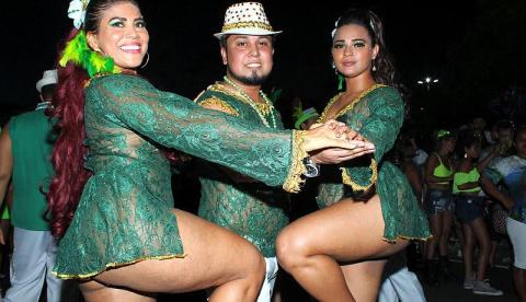 Com direito a carreata, festa da Reino Unido encerra ensaios de rua no Morro