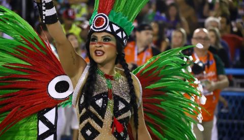 Grande Rio reúne famosos em desfile na Sapucaí; Veja fotos 