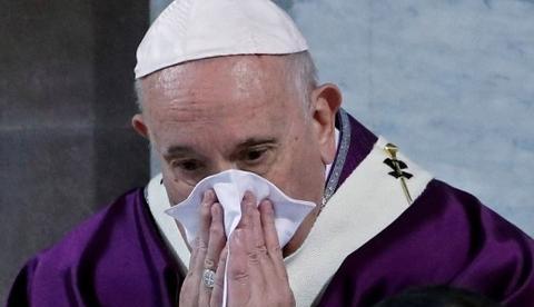 Em Roma, Papa Francisco passa mal com sintomas de gripe 